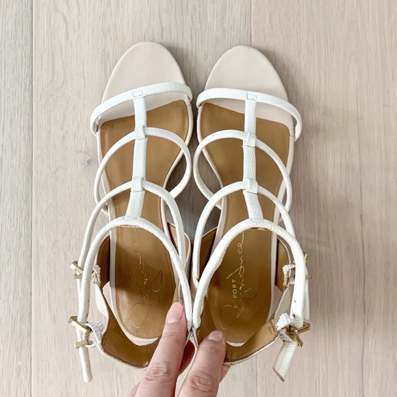 Low heel white/cream sandals - Picture 4 of 9